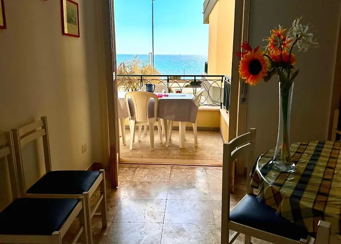 Exclusive Sea View Lejlighed *