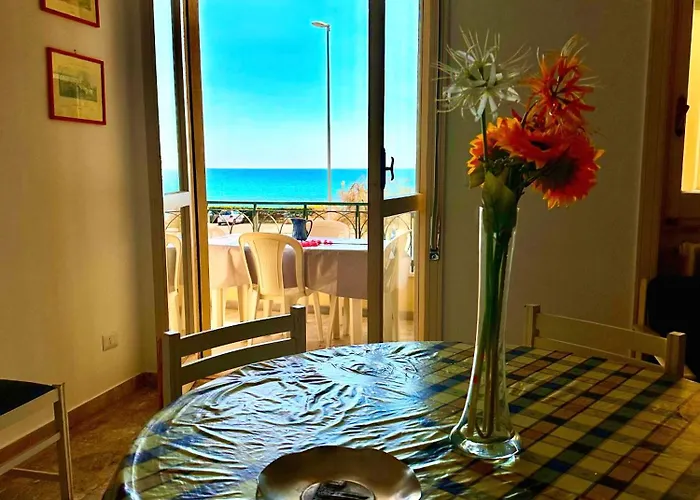 Exclusive Sea View Lejlighed *